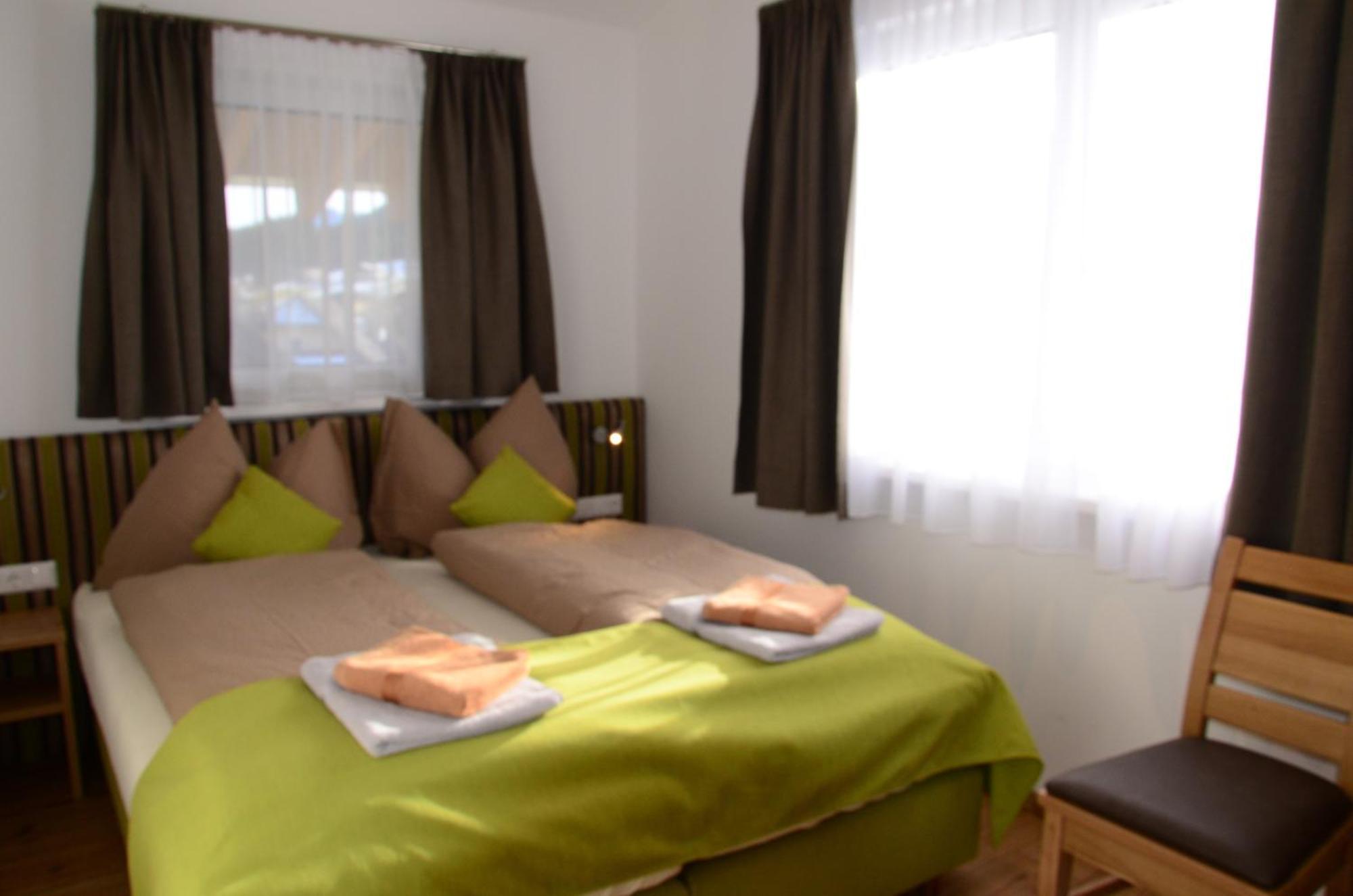 Apartment Haus Van Der Leij Russbach am Pass Gschütt Camera foto