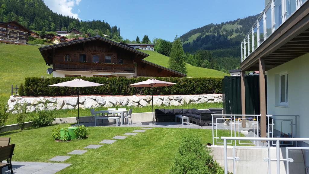 Apartment Haus Van Der Leij Russbach am Pass Gschütt Esterno foto